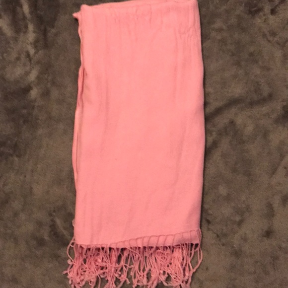 Pink scarf - Picture 1 of 2